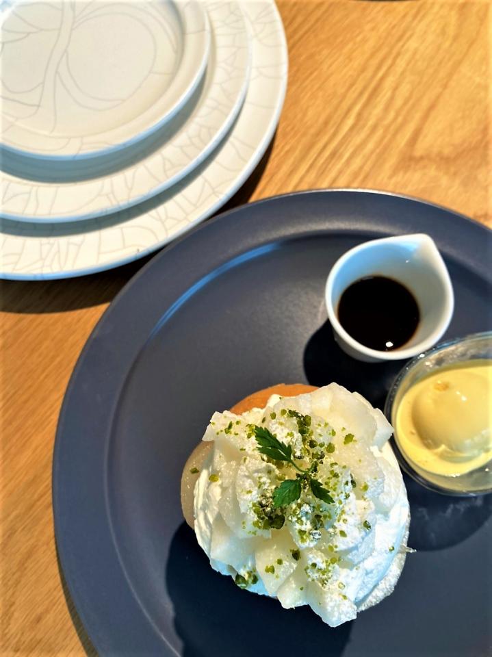 【定番パンケーキ　よっかいち梨のコンポート】
