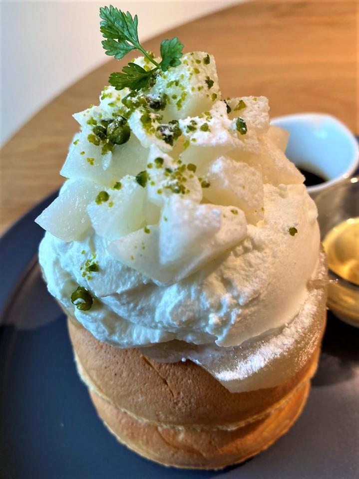 【定番パンケーキ　よっかいち梨のコンポート】