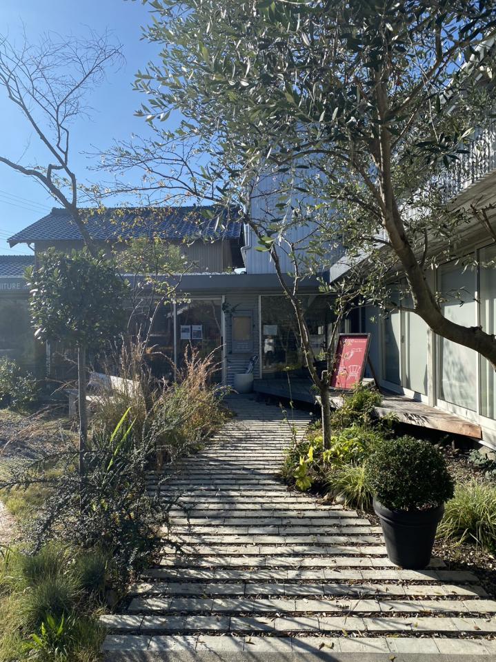 【　秋から冬のティーハウスガーデン　】